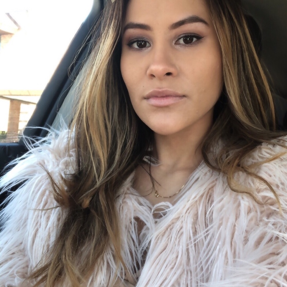 Meet your Posher, Elizabeth